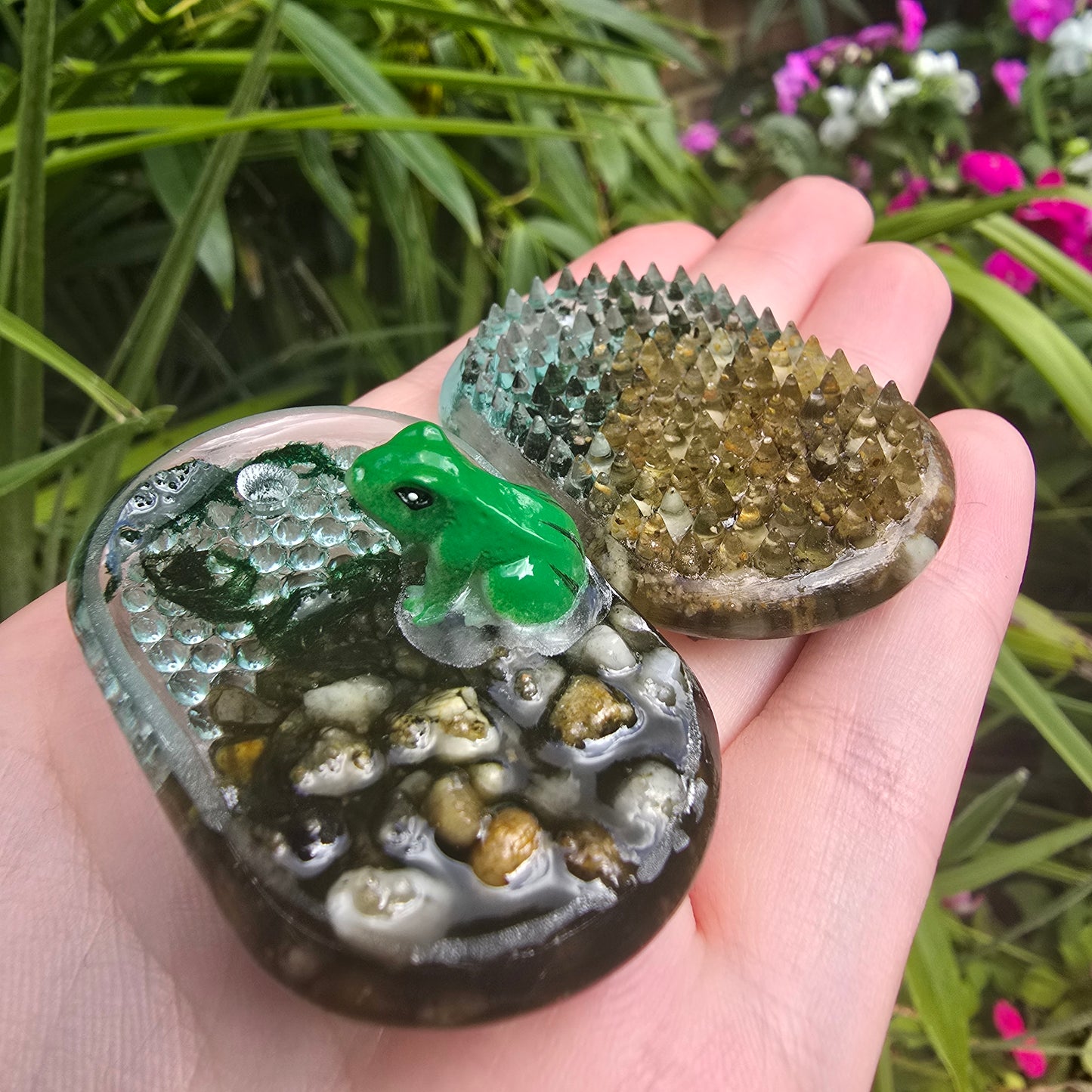 Froggy Pond Spiky TactiTag